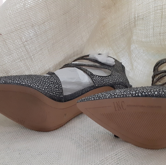 NEW Rhinestone shoes - Picture 3 of 6